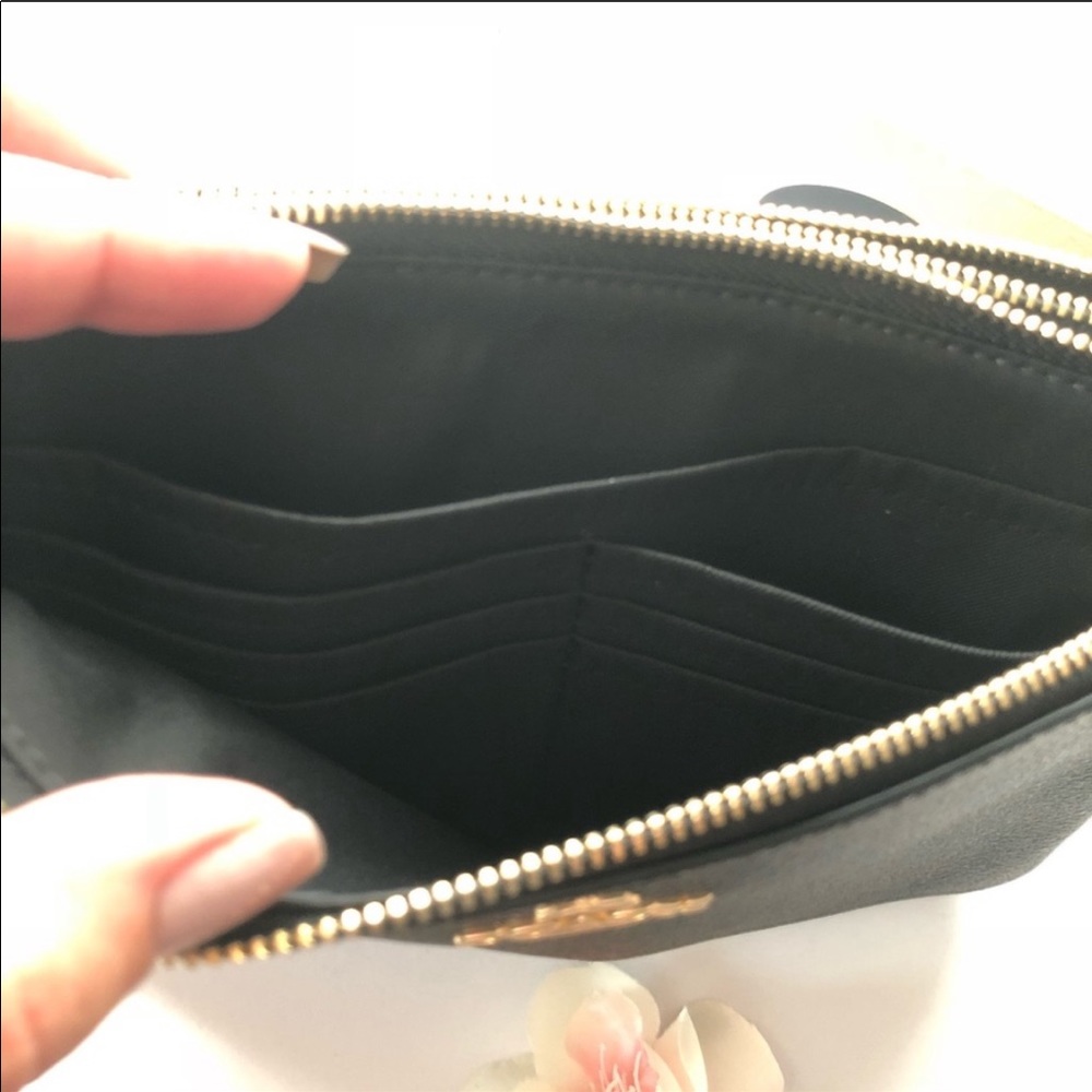 🍒Coach🍒 Double Zip Signature Coated Wristlet - Picture 6 of 8
